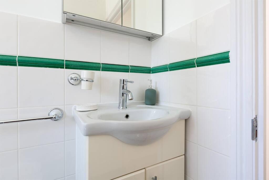 Spacious 3 Bedroom Flat With Terrace Londres Exterior foto