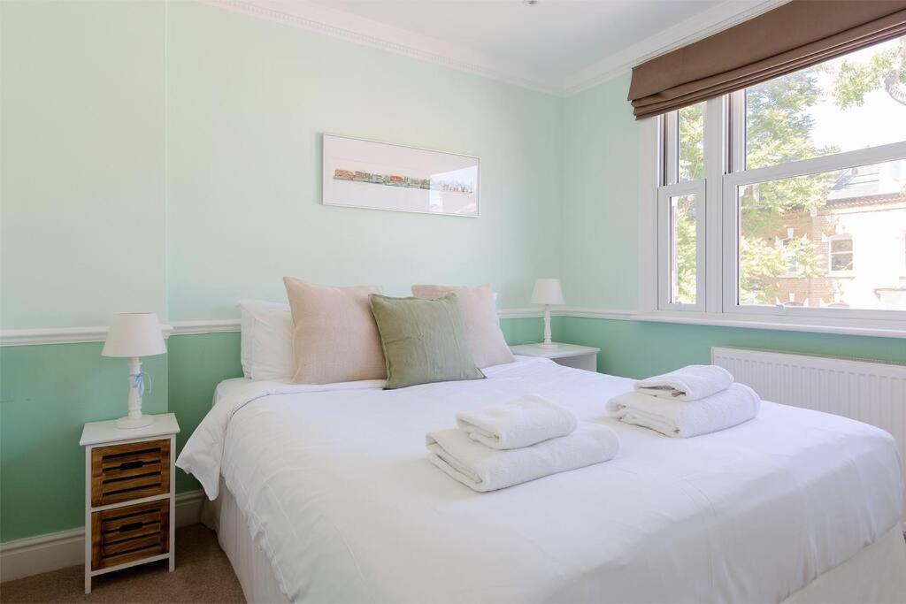 Spacious 3 Bedroom Flat With Terrace Londres Exterior foto